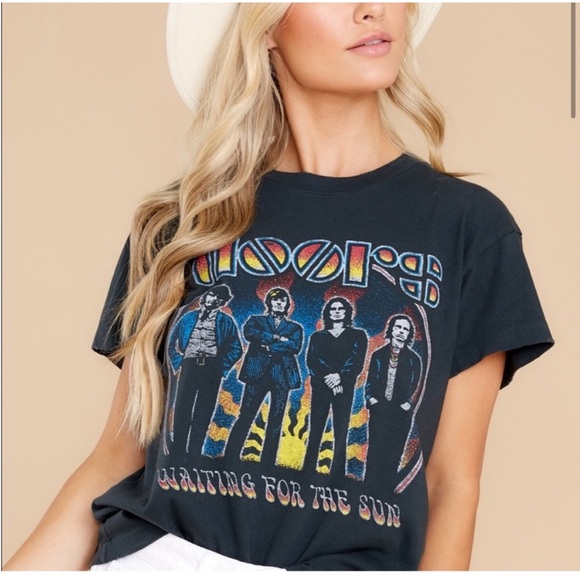 Daydreamer Tops - Daydreamer The Doors shirt waiting for the sun Tour size M